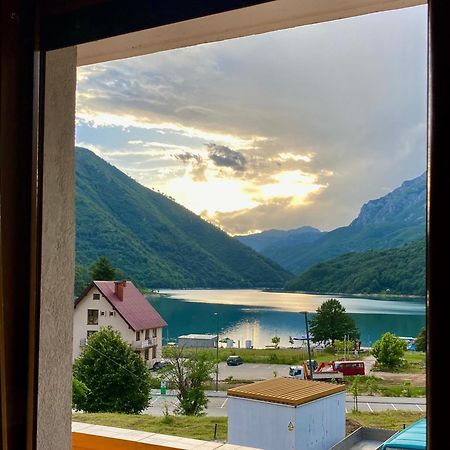 Apartment Lakeview 플루지네 외부 사진