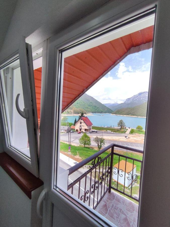 Apartment Lakeview 플루지네 외부 사진