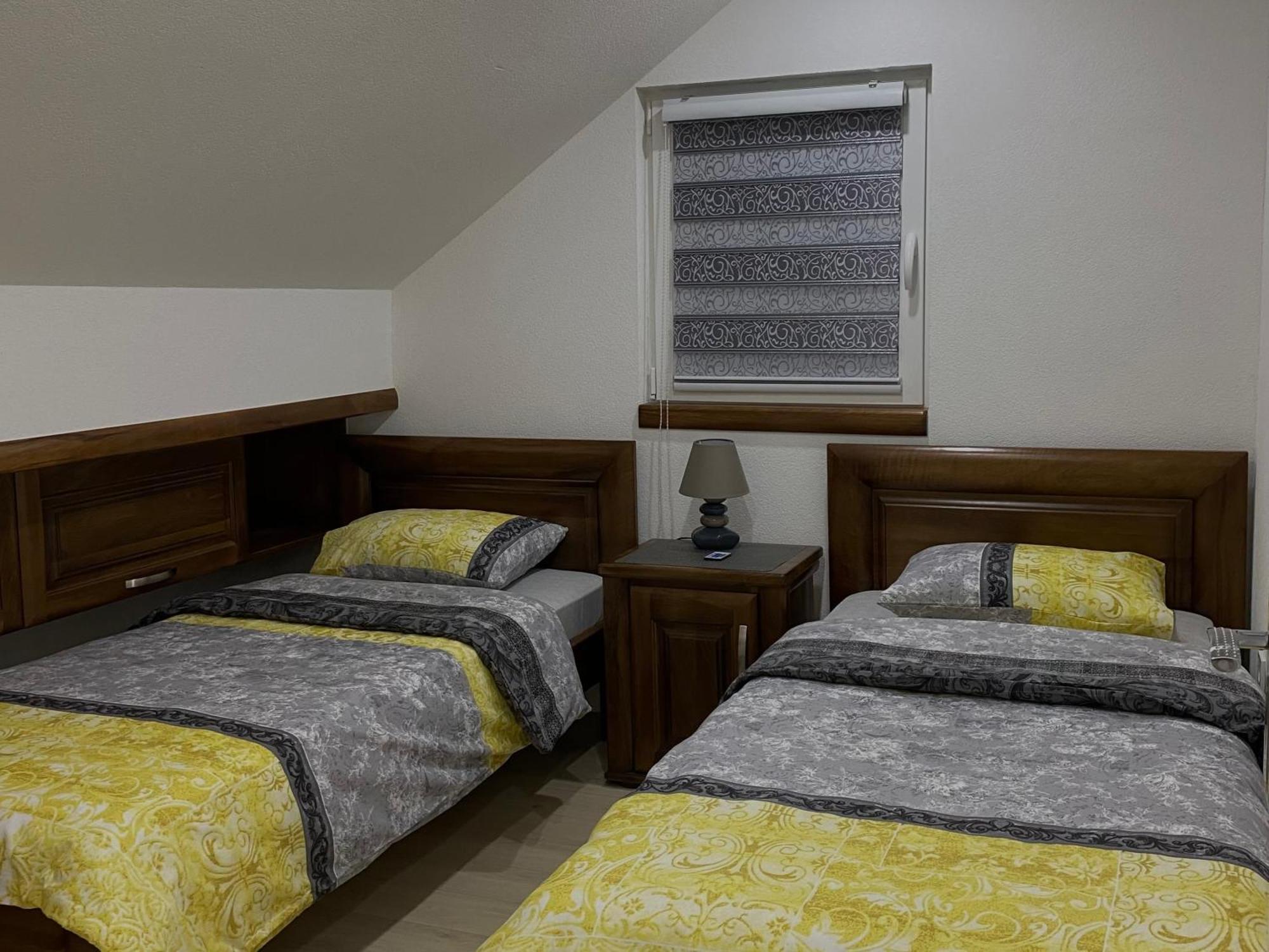 Apartment Lakeview 플루지네 외부 사진
