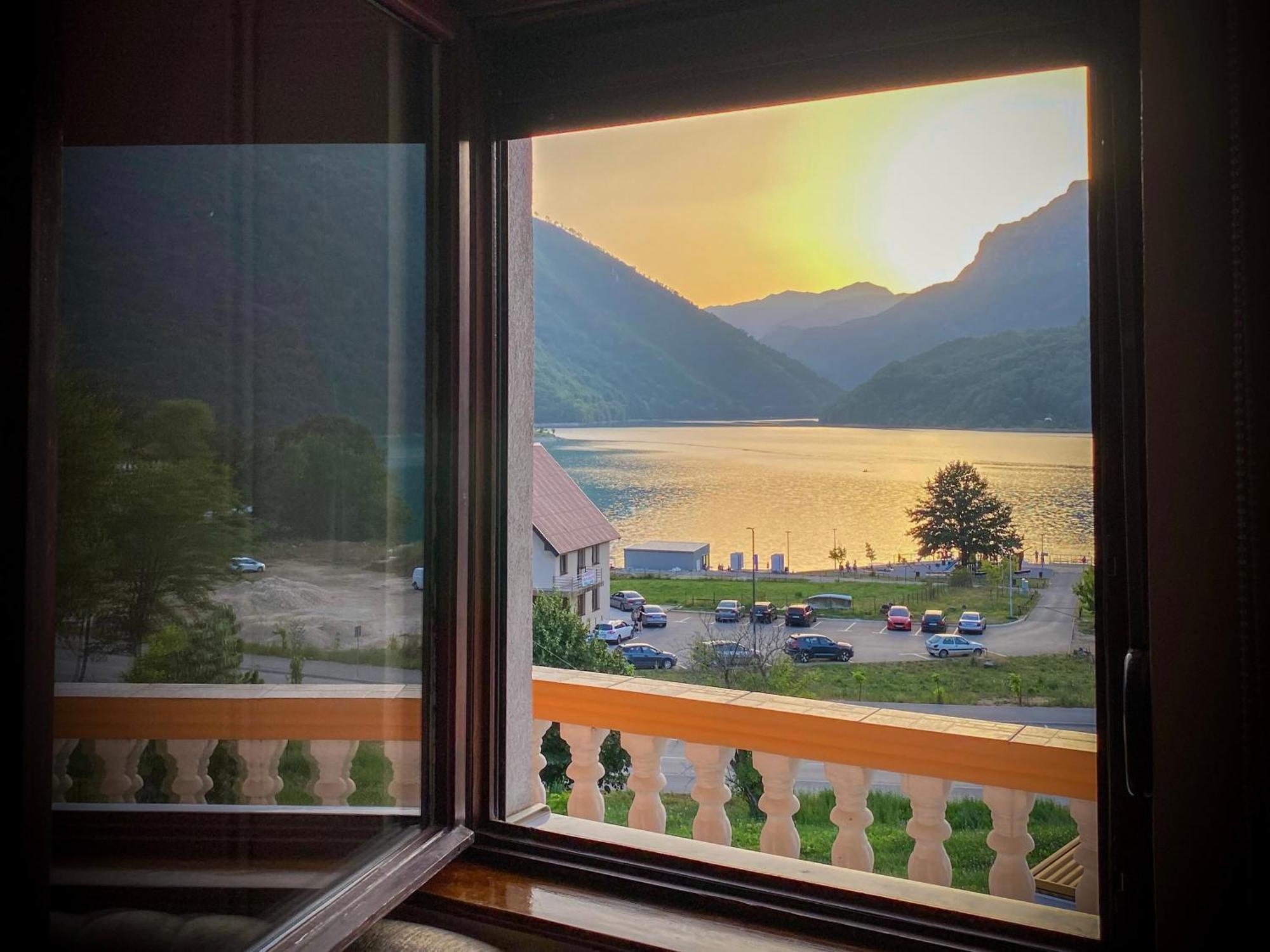 Apartment Lakeview 플루지네 외부 사진